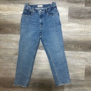Abercrombie & Fitch Ultra High Rise 90s Straight Jean 31/12 short